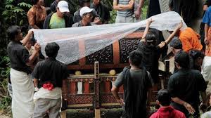 Menjelajahi 7 upacara adat papua, eksotisme budaya yang masih lestari. Upacara Rambu Solo Tribunnewswiki Com Mobile