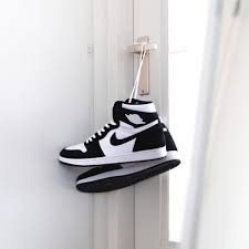 La Air Jordan 1 Retro High Og Panda Twist Est Disponible Sur Wethenew Com Robusuta Jp Wethenew In 2020 Hype Shoes Sneakers Gold Basketball Shoes