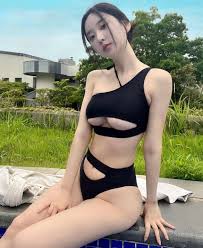 Shin Jae Eun - Free pics, galleries & more at Babepedia