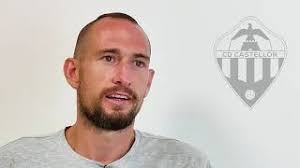 Marc Castells continuará de albinegro en LaLiga SmartBank