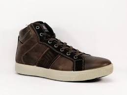 Ce modèle de bottine cuir arrivant à la cheville est un incontournable du vestiaire masculin, facile à porter et à entretenir. Chaussures Montantes Confortables Pour Homme I Pointure Plus