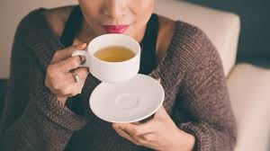 Minum teh ini secara rutin mampu menurunkan berat badan, melunturkan kolesterol dan lemak jahat, hingga meningkatkan kesehatan tubuh secara keseluruhan. Bilakah Waktu Sesuai Untuk Minum Teh Hijau