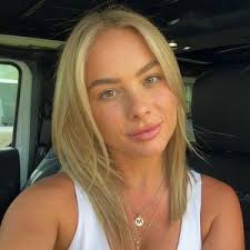 Amanda (@amandamarie2083) Official