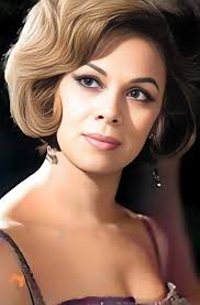 Teatro Puertorriqueño “Mariano Rivas es mío” Autor: Diana Raznovich título  original “Jardin de otoño” Actores: Giselle Blondet, Marisol Calero y  Ulises Rodriguez Dirige: Ismanuel Rodríguez 2016