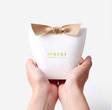 Merci Beaucoup White Color Wedding Gift Boxes Paper Cake Box Baby Shower Favor Boxes Candy Box With Ribbon 100pcs 50pcs 20pcs Cajas De Caramelos Cajas De Regalo Cajas De Regalo De Boda