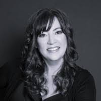 Holly Bragdon's Instagram, Twitter & Facebook