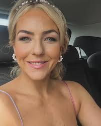 ✂️Elizabeth has appointments available for this Monday, Tuesday & Wed.  Elizabeth is a senior stylist with over 20 years experience. If you would  like to make an appointment please call us on: