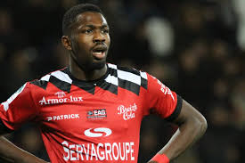 Nato a parma nel 1997, figlio di lilian thuram, giocatore che in quel periodo militava nel parma, marcus thuram è cresciuto nelle giovanili del sochaux, esordisce professionisticamente in ligue 2 il 20 marzo 2015 contro lo châteauroux, subentrando all'83º minuto di gioco. Howsportnow Marcus Thuram