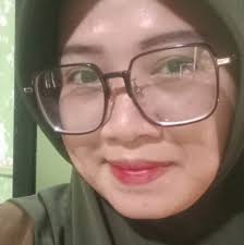 Candra Dewi Maharani was live.