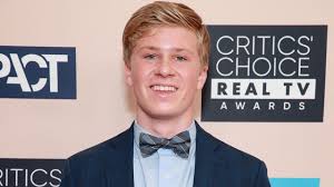 Steve irwin was an incredible father who has amazing, strong kids. Robert Irwin Shares Amazing Side By Side Pic Of Him And Dad Steve Feeding The Same Croc Entertainment Tonight