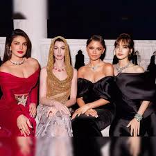 Priyanka Chopra: Girls night out: Priyanka Chopra hangs out with  Blackpinks Lisa, Zendaya & Anne Hathaway at Bulgari event in Venice - The  Economic Times
