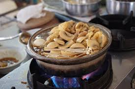 Although you stay reasonably close to klang but can't seem to muster the patience to drive all the way there, fret not as ah ping bak kut teh has got you covered. 10 Best Bakuteh Places In The Klang Valley