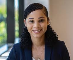 Lindsey Burrows's Instagram, Twitter & Facebook