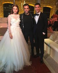Ezgi Eyuboglu Kaan Yildirim The Dress Dantel Gelinlik Unlulerin Tarzlari