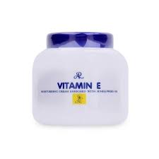 Kem dưỡng ẩm Vitamin E lọ 200g