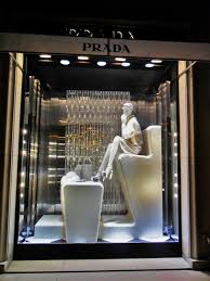 Unique Mannequin Finds For 40 Off Today Get Yours Now And Make Your Window Display Stand Out Https Mannequ Escaparates Diseno Minorista Vitrinas De Tienda