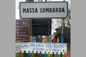 Incidente tra bottas e russell, ripartenza, grande battaglia tra i piloti di testa. Andra Tutto Bene A Massa Lombarda Affisso Un Cartello All Ingresso Del Paese