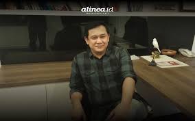 Liputanislam.com—terpublikasinya identitas pribadi denny siregar yang digunakan untuk registrasi kartu perdana—seharusnya dijaga ketat oleh pihak telkomsel sendiri—telah membuat publik khawatir. Denny Siregar Saya Bekerja Tanpa Komando