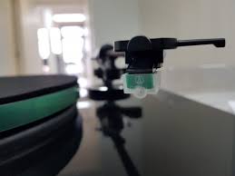 Could you recommend a good moving magnet that would give sound similar or if you want to dip you toe into the world of mc cartridges without breaking the it's not cheap, though. Moving Magnet Vs Moving Coil Cartridges Rapallo Av Design Installation