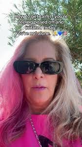 Lisa Pini's Instagram, Twitter & Facebook