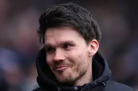 Coventry RFC fly half Tony Fenner seeks to kick