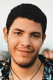 Andres Gil's Instagram, Twitter & Facebook