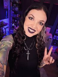 Before I'm gone and they shower me with roses Imma keep