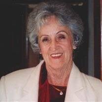 Nadine Pennington's Instagram, Twitter & Facebook