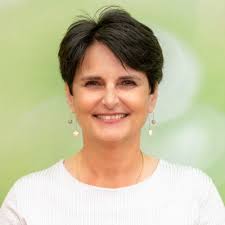 Balancing Motherhood and Business: The Power of Female Leadership!