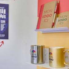 This is tiny place, crowded at lunch, with a homely feeling service that can be a bit chaotic. Meilleur Pressing Paris 6eme 75006 Justacote