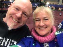 Nicki Roberts (@Nickeroo2)