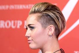 Honestly, this hair length suits miley so well, and usually, the star opted for wearing it either in messy beach waves or going super retro glam with it — as seen on the photo above on the left. Miley Cyrus Short Straight Cut Miley Cyrus Short Straight Cut Lookbook Stylebistro