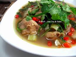 The cake is popular in indonesia, malaysia, singapore, vietnam, cambodia, laos, thailand, sri lanka, hong kong, china, and also the netherlands, especially among the indo community, due to its historical colonial ties with indonesia. Resepi Sup Ayam Thai Resepi Merory Sedap Betul