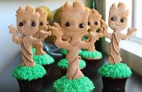 Mix in the salt and 4 cups of the flour, 2 cups at a time. Groot Kuchen Guardians Of The Galaxy Film Geschenk Geburtstag