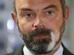 How French PM's beard became symbol of coronavirus crisis