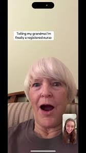 Dico A Mia Nonna Che Sono Diventato Infermiere