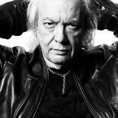 Jun 04, 2021 · erasmo 80 depois de ter sua vida recontada no cinema no filme minha fama de mau, de 2019, erasmos carlos será tema do documentário éramos 80, do globoplay, previsto para estrear ainda este mês. Erasmo Carlos Music Videos Stats And Photos Last Fm