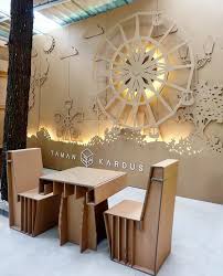 Daripada burung dimasukkan ke dalam kantong kertas, burung pasti akan stres dan bulunya rusak. Begini Cara Membuat Taman Kardus Yang Menarik Beli Kertas Kardus Bekas Yogyakarta