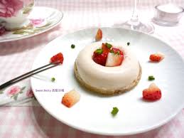 草莓慕斯塔（免烤箱） by Sweet Betty西點沙龍