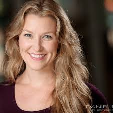 Elisa Carlson's Instagram, Twitter & Facebook