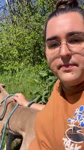 Ich bin nicht Malte Zierden., Aber ich steh auch im Zwinger. Zwischen  Medizin, Futter und Fellnasen, die seit Wochen niemand mehr berührt hat.  🐾, Wir fahren wieder nach Ungarn