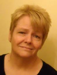 Laura Poplin's Instagram, Twitter & Facebook