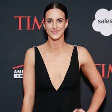 Caitlin Clark luciendo un nuevo look en la cena de después de la fiesta de  la revista Times y se ve absolutamente increíble con ese vestido 😍❤️  @wnbagossip #caitlinclark WNBA #wnba caitlinclark22