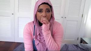 Shy Curvy Busty Muslim Teen In Hijab Asked Her Step-cousin To Take Her  Virginity