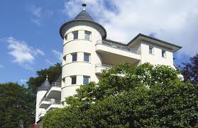 Jetzt wohnung suchen und finden in düsseldorf. Verkauft Einmalige Penthousewohnung Mit Eigenem Turmzimmer In Dusseldorf Rath Graefer Immobilien