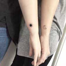 Base tattoo rio® on instagram: Sun And Moon Meaningful Tattoos For Couples Simple Wrist Tattoos Couple Tattoos