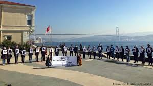 Galatasaray university is a turkish university established in i̇stanbul, turkey in 1992, following an agreement signed in the presence of pre. Gsu Akademisyenleri Akademi Siyasi Gerilimlere Alet Edilmemeli Turkiye Dw 23 02 2021