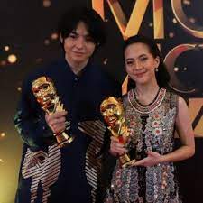 Did they cross the line?jul. Gelaran Ima Awards 2020 Film Dua Garis Biru Borong Piala