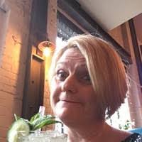 Elizabeth Stead's Instagram, Twitter & Facebook