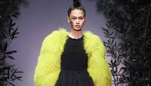 Fashion details love fashion fashion show fashion design camille hurel lineisy montero langer mantel vogue winter mode. Vlkxlndrav8tym